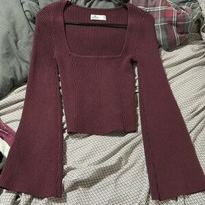 Hollister women’s burgundy top